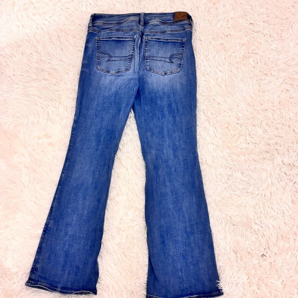 American Eagle Next Level Stretch Flare Jeans 6 Short Medium Wash - Picture 2 of 4